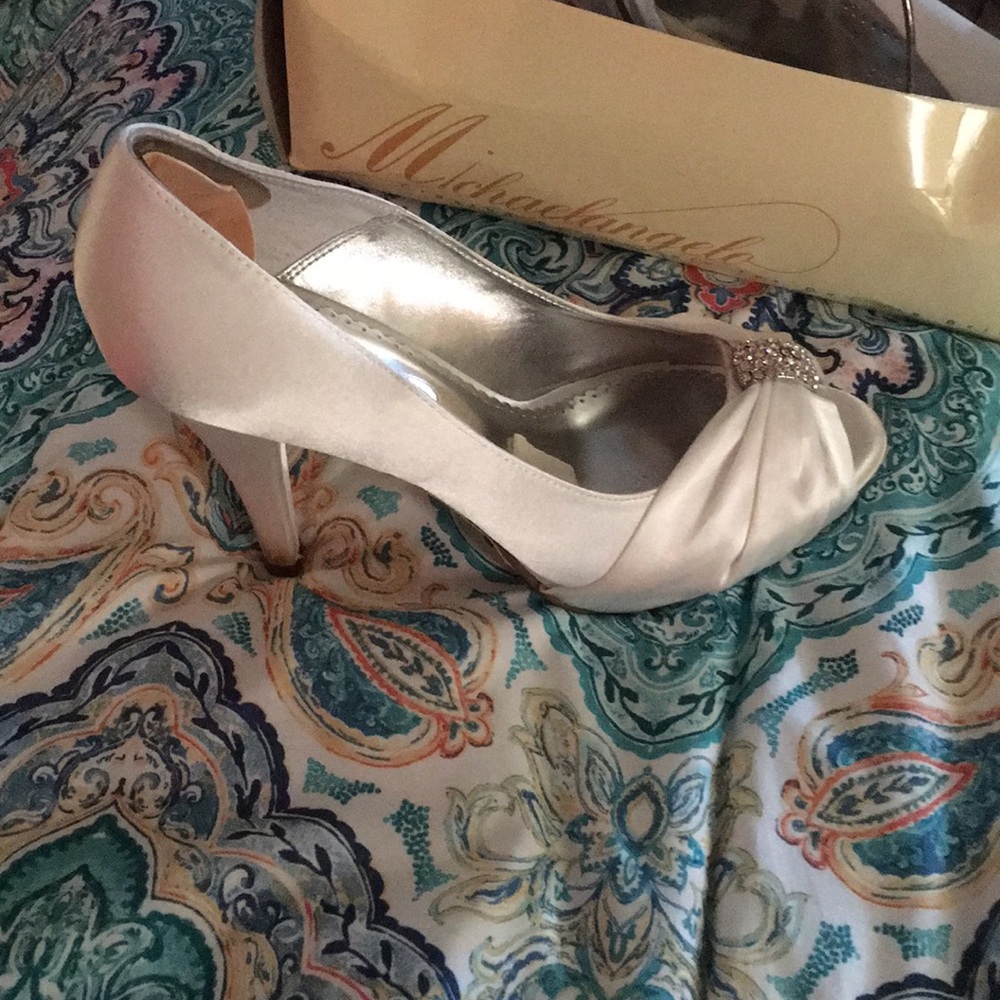 Heels - Picture 2 of 2
